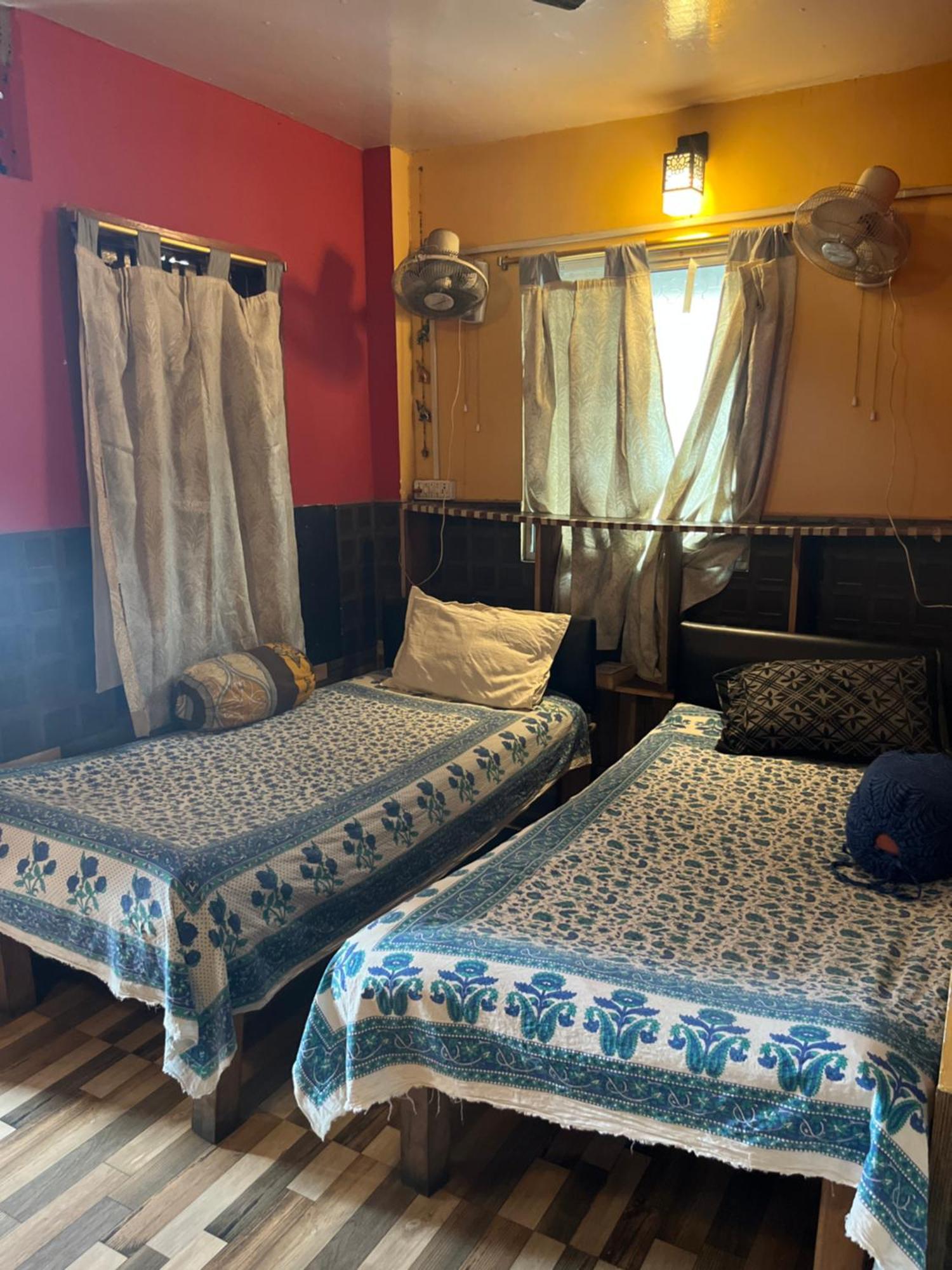 Calcutta Backpackers Homestay- For Travellers And Backpackers 외부 사진